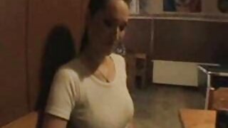 Trei lesbiene ruse au femei goale sex jocuri anale cu vibratoare mari.