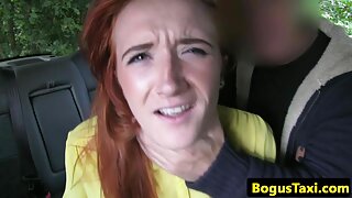Scene de sex cu studenți în grup cu băieți într-un hostel. femei goale xxx