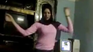 Bruneta suculentă este futută în multe feluri și tratată filme cu fete goale cu esperma.