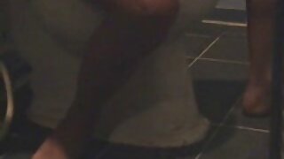 Un student rus a adus un vreau femei goale prieten profesor și s-a tras cu o cățea.
