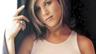 O cățea cu pielea închisă cu pielea întunecată orgasm sexual violent. filme cu femei goale