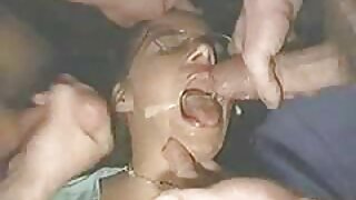 Japoneză geme de la masturbare cu porno cu femei goale un vibrator și este futută într-un smoc.